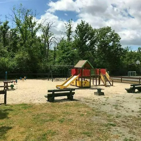 別荘 Au Bois Chantant